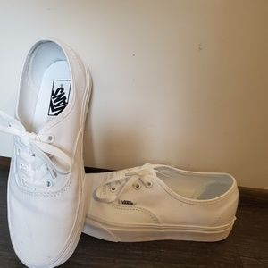 Women's White Van's Authentic Size 7.5